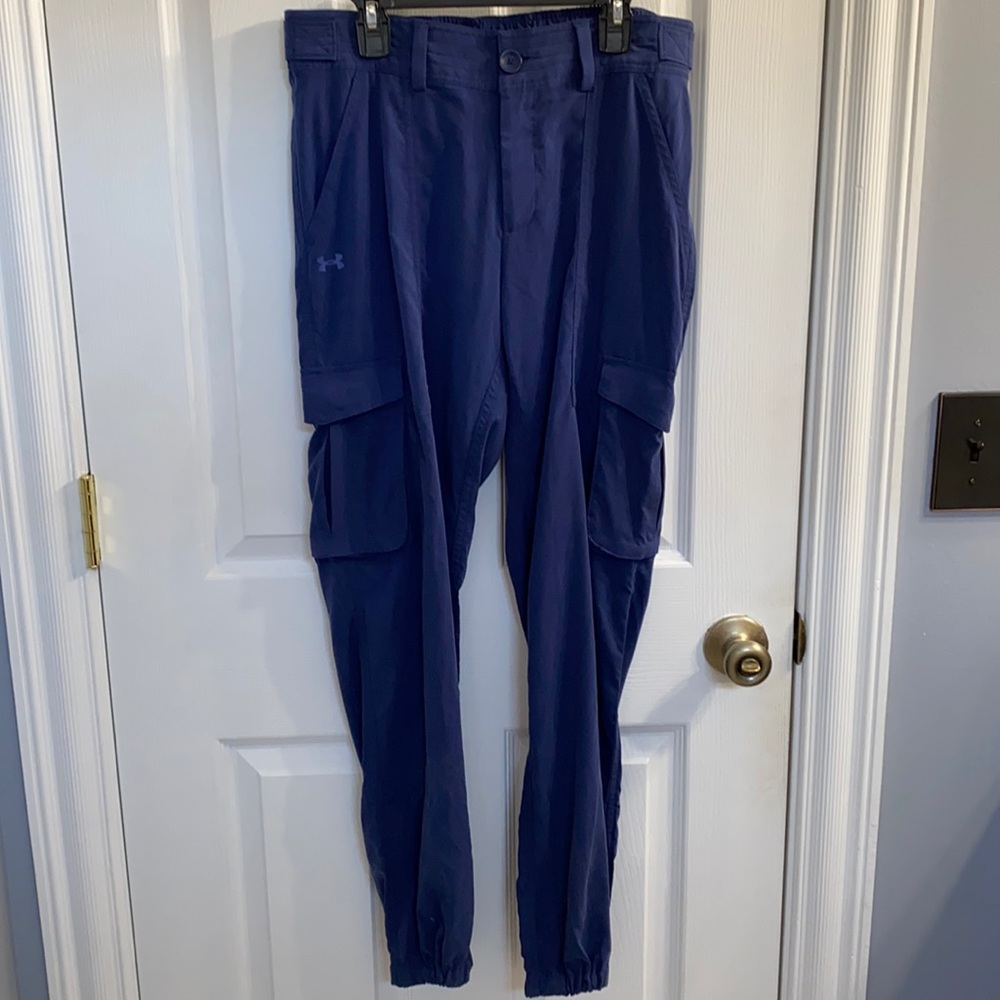 NWT Under Armour allseason gear woman cargo pants size XS